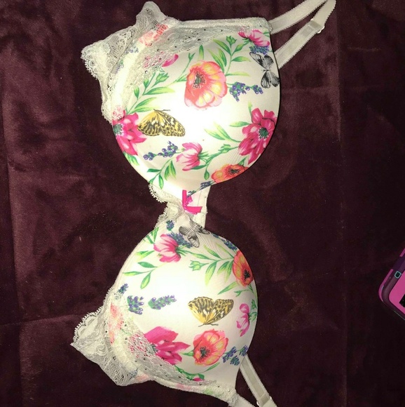 VS bra's - Picture 1 of 4